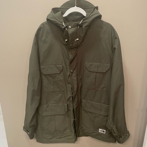 The North Face Mountain Parka - Picture 1 of 7